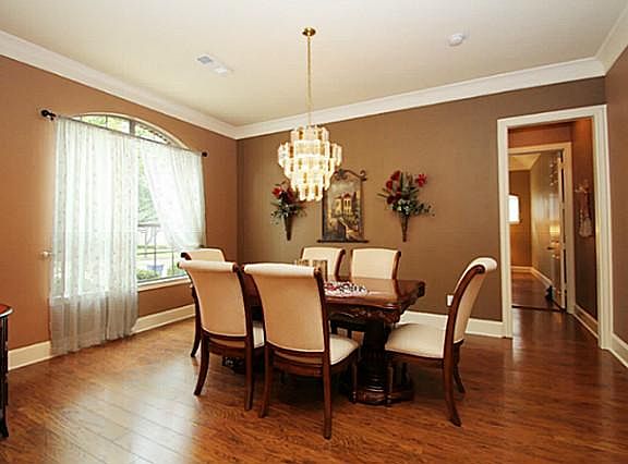 5th image of 1117 Woodcliff Dr