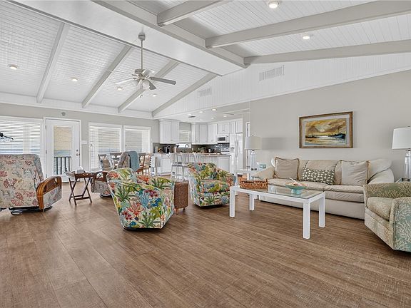 4th image of 1860 Bay Shore Dr