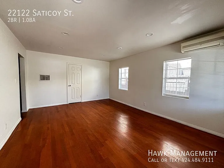 22122 Saticoy St — Photo 3