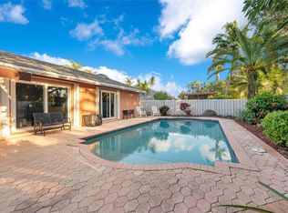 13820 Roanoke St, Davie, FL 33325