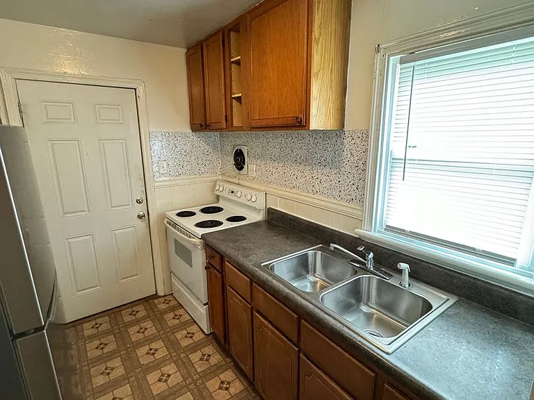 1509 Milton St — Photo 26
