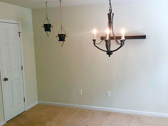 4th image of 7226 Silver Thorn Way
