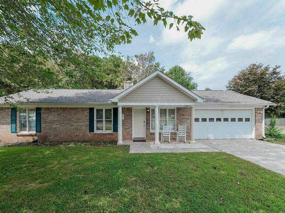 1st image of 302 N Oxford Cir