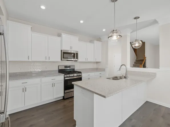 1148 Mosaic St, Huntertown, IN 46748