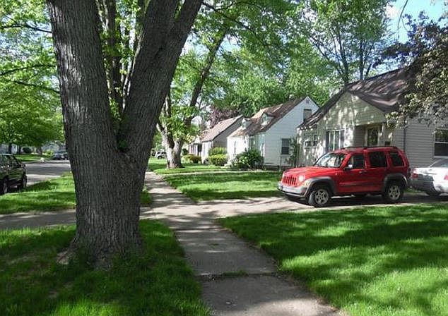 2nd image of 17615 Salem St