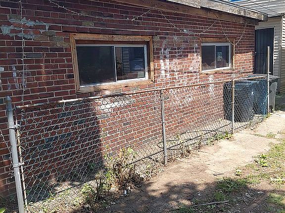 5th image of 804 Vandever Ave