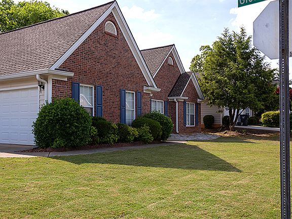 3rd image of 2105 Parke Ct