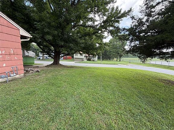3rd image of 5401 Smalley Ave