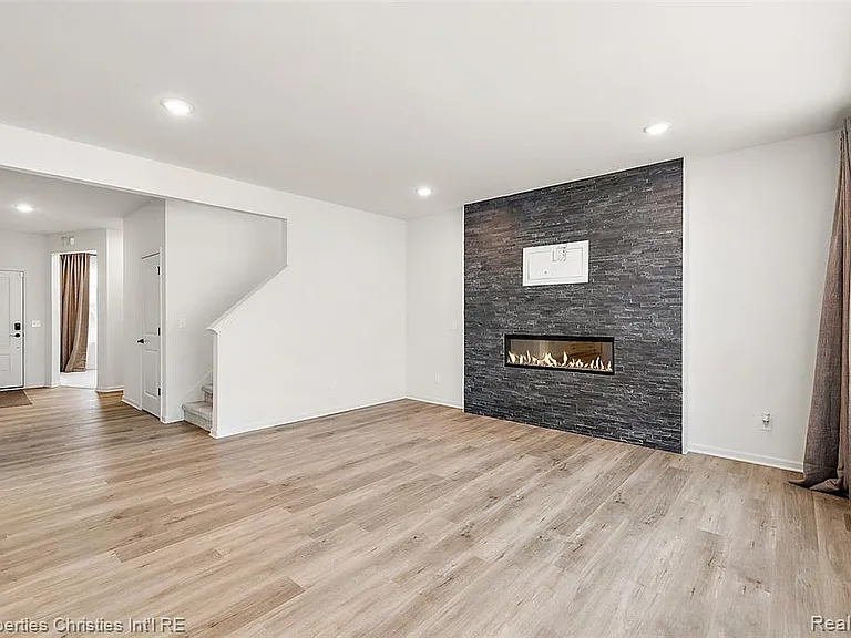 2436 Parkshore Dr — Photo 10