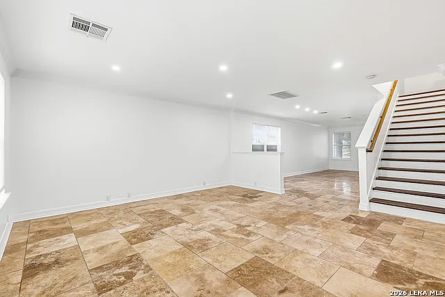 902 Amber Knl — Photo 6