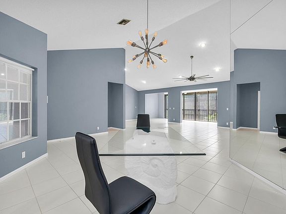 3rd image of 11714 Briarwood Cir APT 4