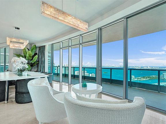 3rd image of 900 Biscayne Blvd APT 6107