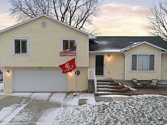 3rd image of 313 SE 30th St