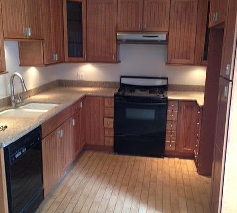 5th image of 6006 Zelzah Ave