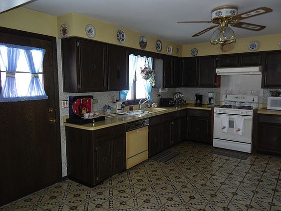 5th image of 10504 W Bernice Dr
