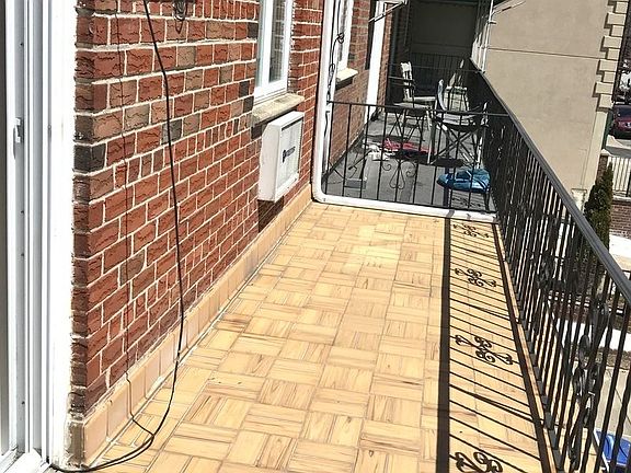 2nd image of 2232 Steinway St #2