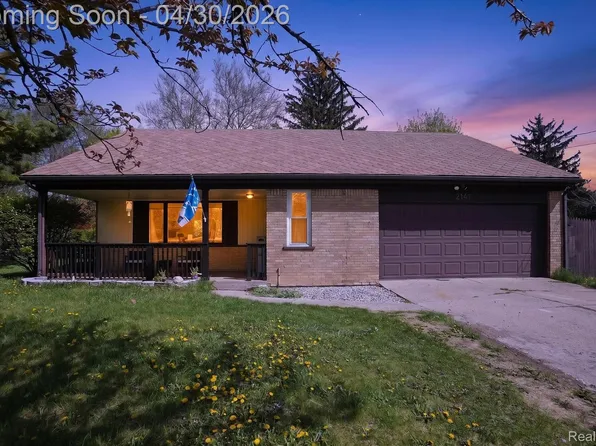 2141 E Hill Rd, Grand Blanc, MI 48439