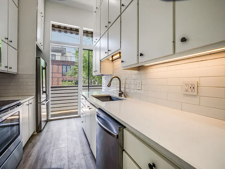 3610 Routh St — Photo 32