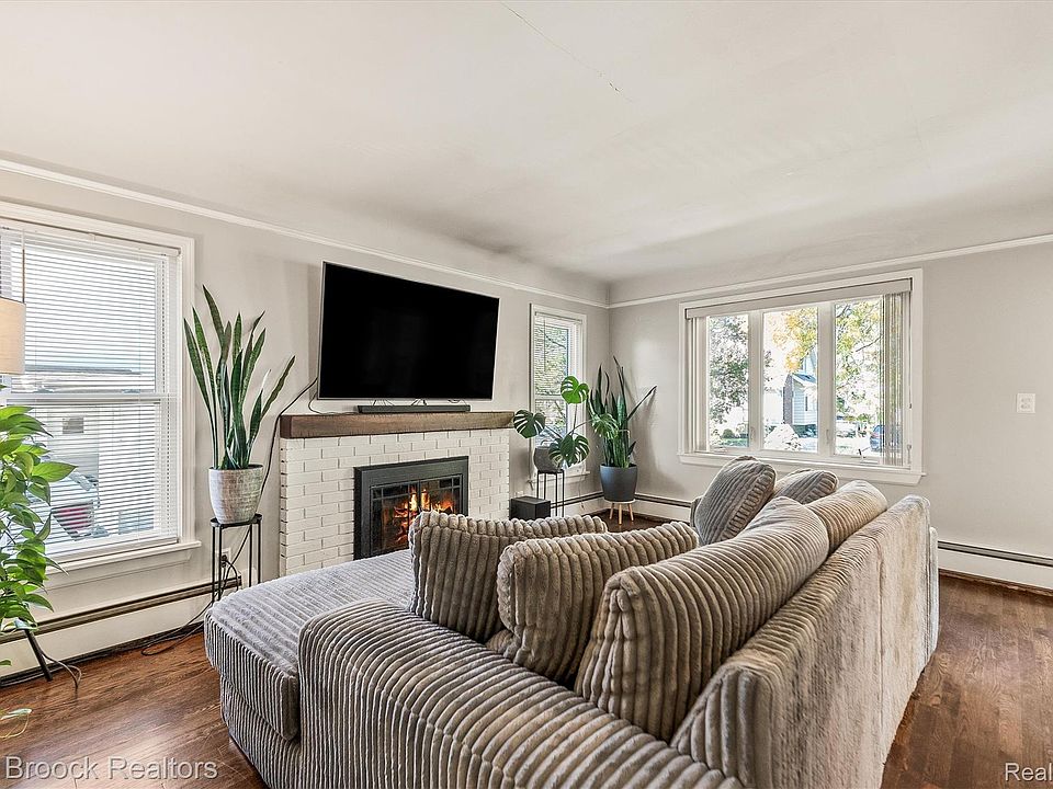 721 Leroy St, photo 7
