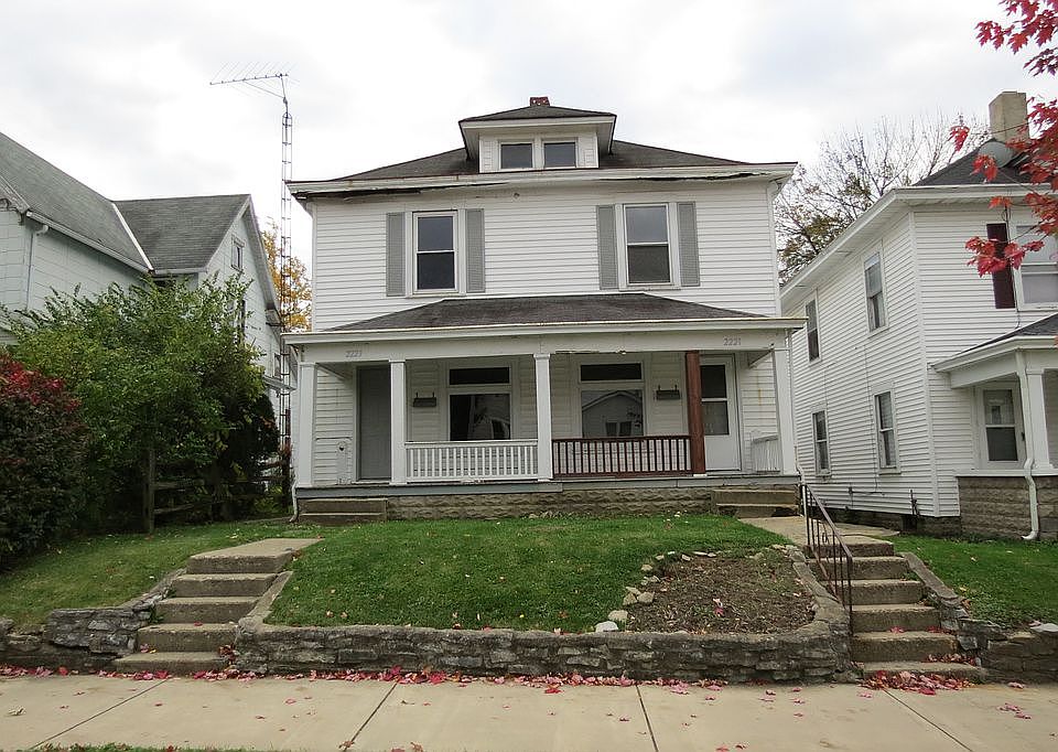 1st image of 2223 Grand Blvd