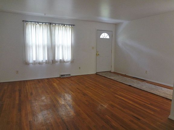 4th image of 2 Riverview Dr