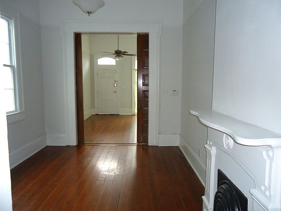 2nd image of 1025 Port St