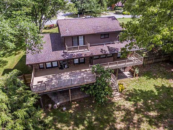 3rd image of 134 Heatherwood Dr