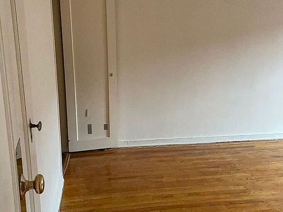 5th image of 1471 E 31st St