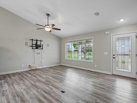 5th image of 1526 Parkview Ln