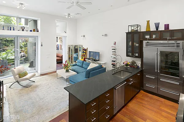 Sold by Citi Habitats | media 12