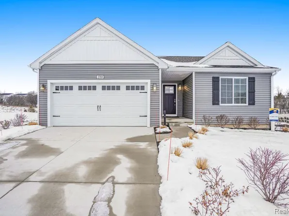 104 Cottonwood Ct, Litchfield, MI 49252