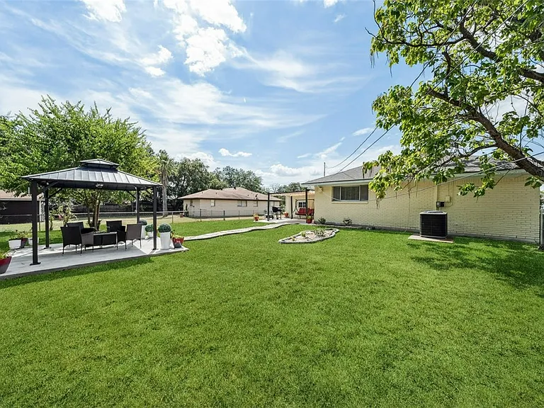 1004 Dominik Dr — Photo 28