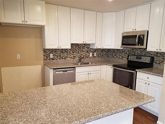 2nd image of 441 Butterfield Dr
