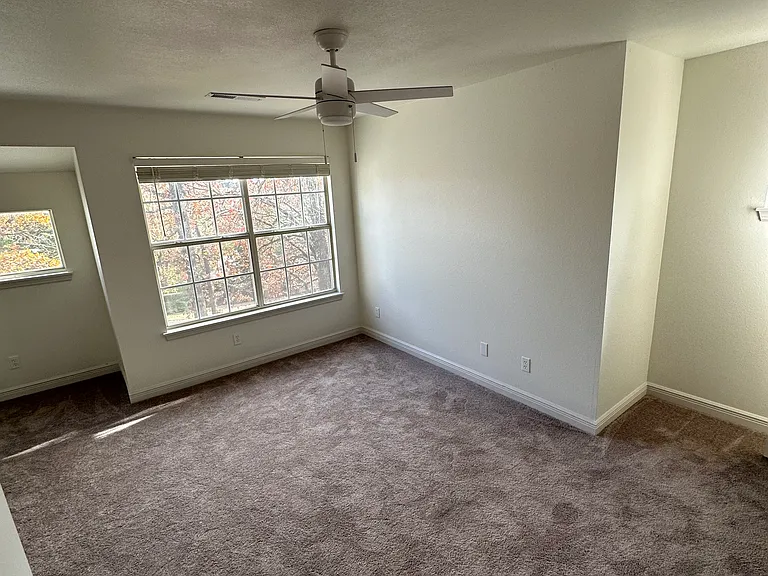 3127 N Kensington Ct — Photo 16