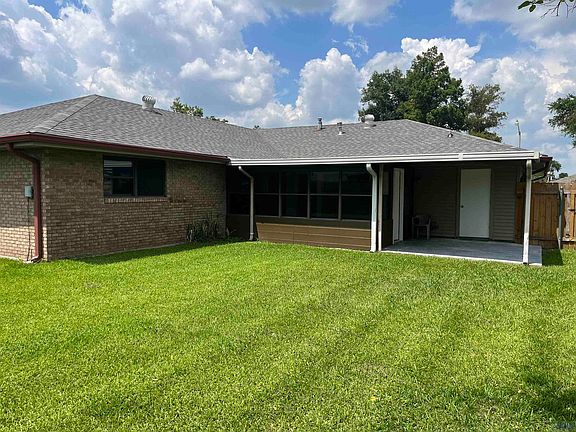 5th image of 19 Mary Hughes Cir