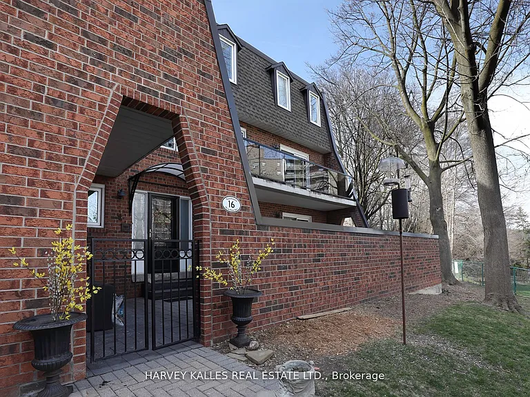 18 La Rose Ave #Townhouse 16 — Photo 29