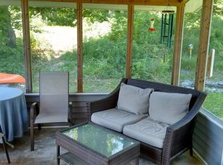 1592 Hillside Rd, Poultney, VT 05764