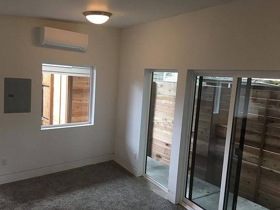 Living room West Facing