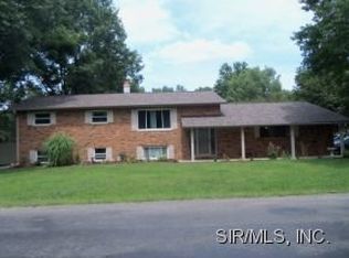 1203 W Harnett St, Mascoutah, IL