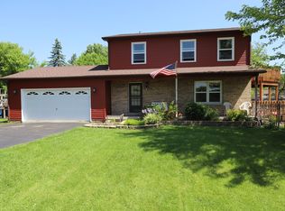 3006 W Beach Dr, McHenry, IL 60050