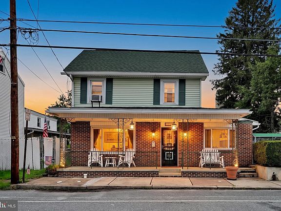 4th image of 206 Valley St