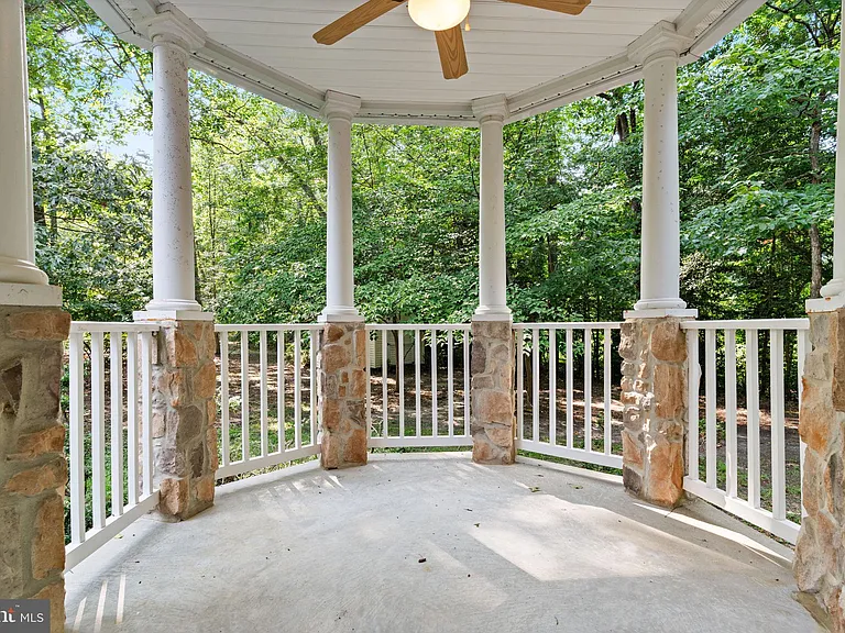 45105 Mill Creek Way — Photo 4