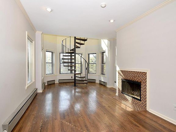 5th image of 934 Washington Blvd APT 2E