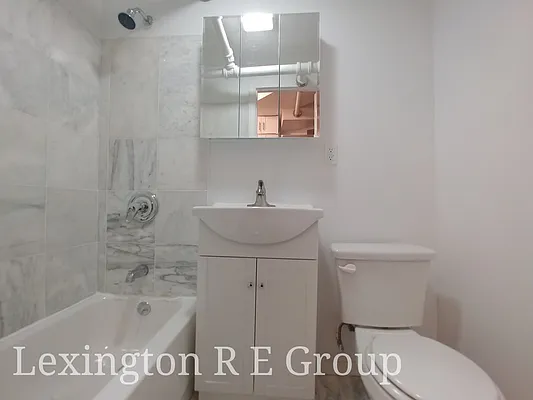 Rented by Lexington Real Estate Group | media 7