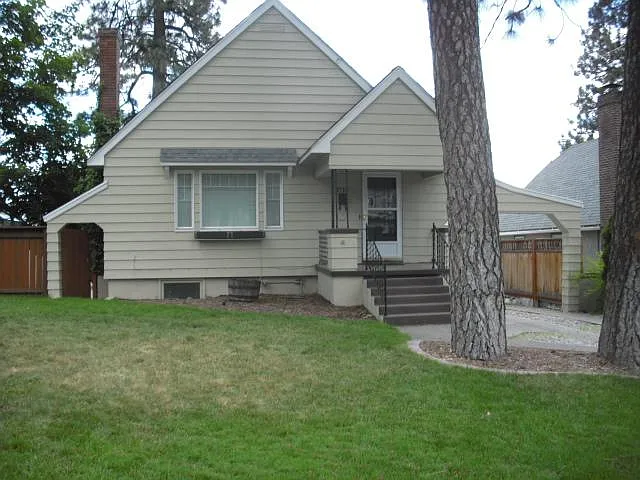 Building Photo - 1718 S Maple Blvd