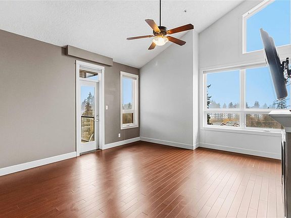 4th image of 3210 Jacklin Rd #309