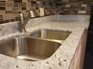 92 Beacon St APT 4, Lawrence, MA 01843