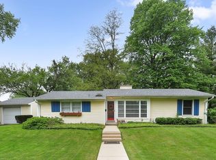 1530 Shag Bark Ln, Northbrook, IL 60062