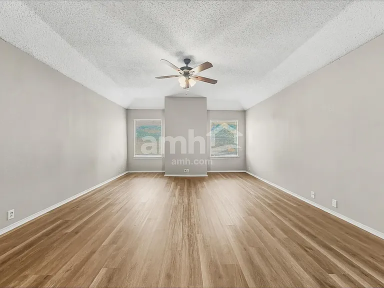 7808 Orland Park Cir — Photo 10