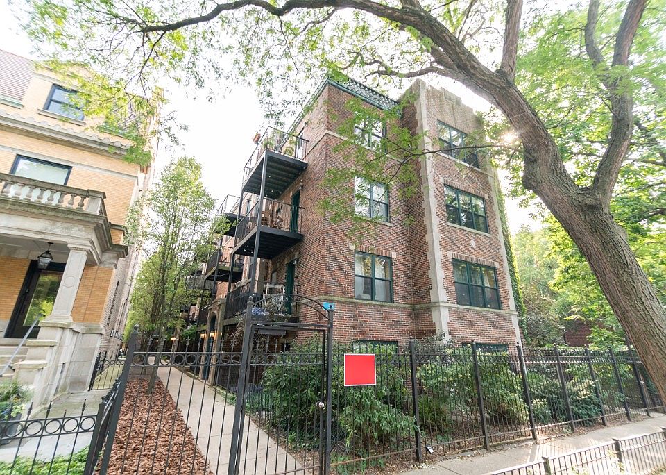 1st image of 627 W Arlington Pl #1/2-1